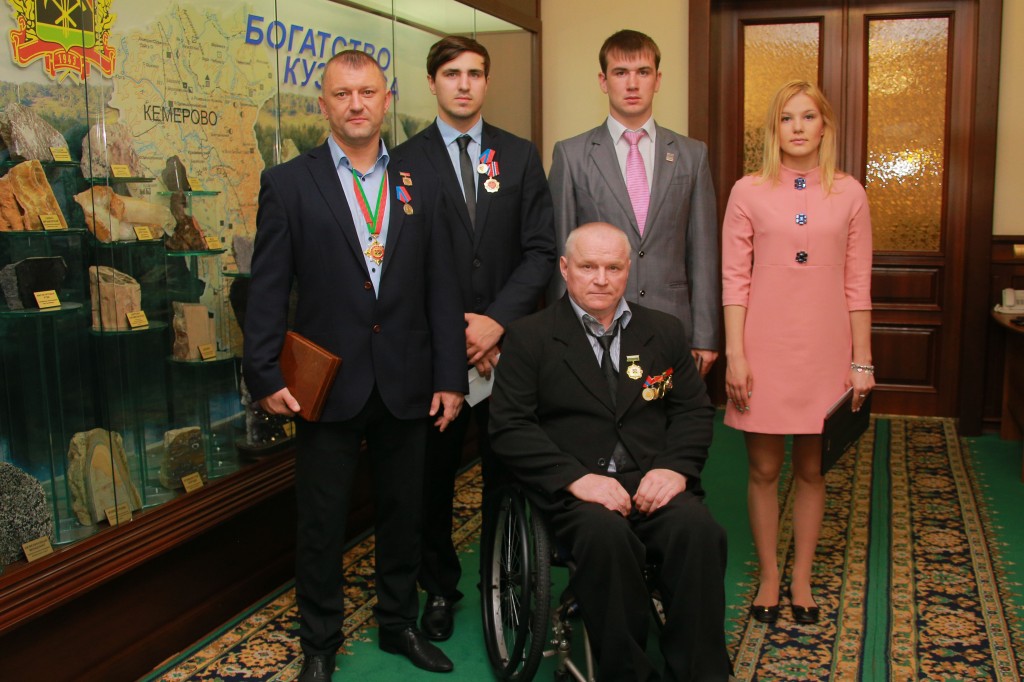 Кузбасские спортсмены получили областные награды за высокие результаты на международных соревнованиях