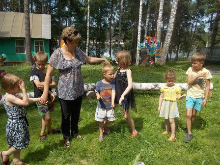 В летнем оздоровительном центре «Бережок» прошла праздничная программа «Воздушный поцелуй лета»