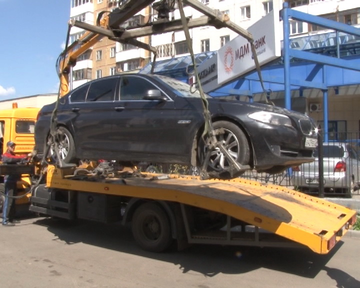 Более 500 машин эвакуированы в Кемерове за нарушения правил остановки и стоянки за I полугодие 2016 года