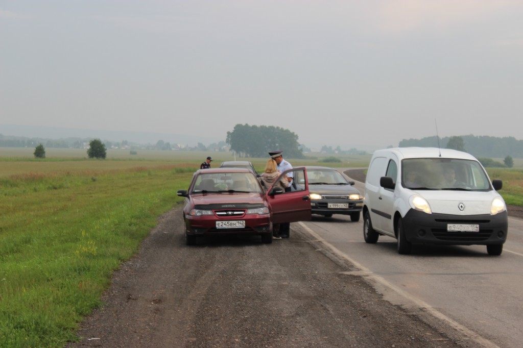 В ходе рейда на трассе Кемерово-Яшкино 12 человек лишены водительских прав за вождение в нетрезвом виде