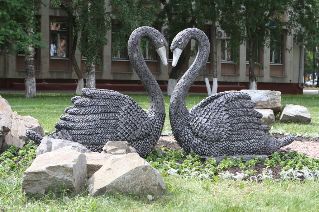 Чествование ветеранов-угольщиков состоялось у новой скульптуры «Шахтерская верность» в Кемерове