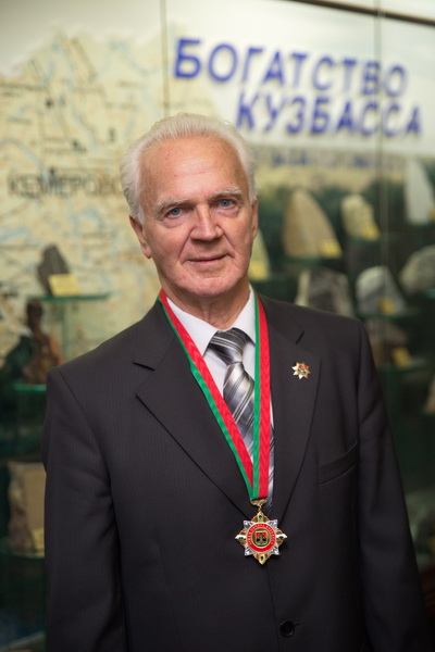 Мастер спорта СССР по футболу Виталий Раздаев награжден орденом Почета Кузбасса