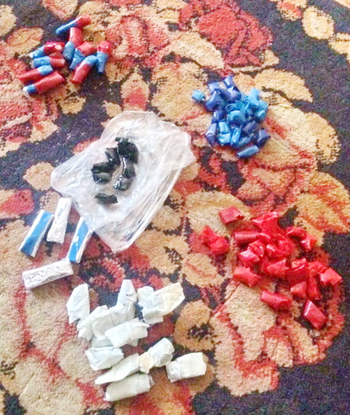 В Кемерово полицейские задержали распространителя наркотических «конфет»
