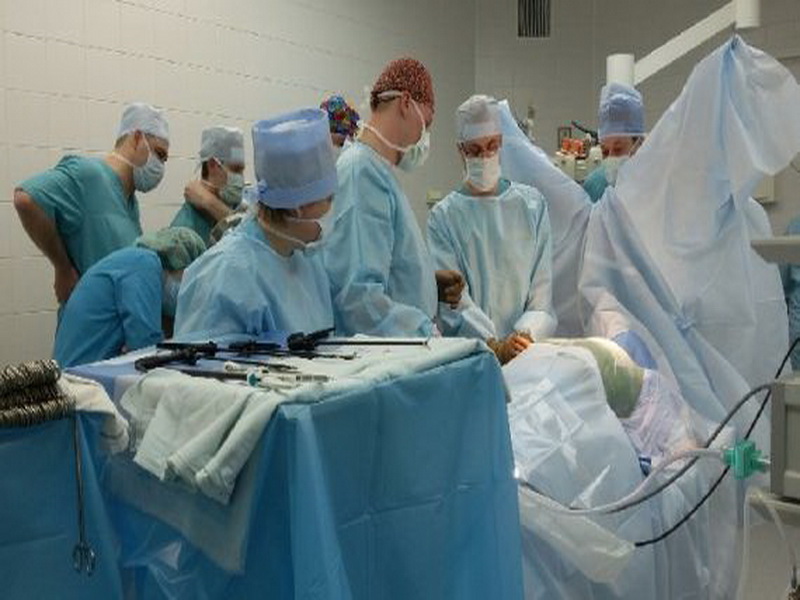 Кузбасские кардиохирурги провели операции двум пациентам по новому методу