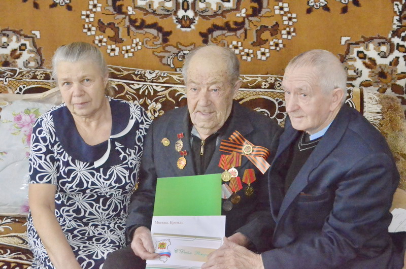 Труженик тыла из Крапивинского района отметил 90-летие