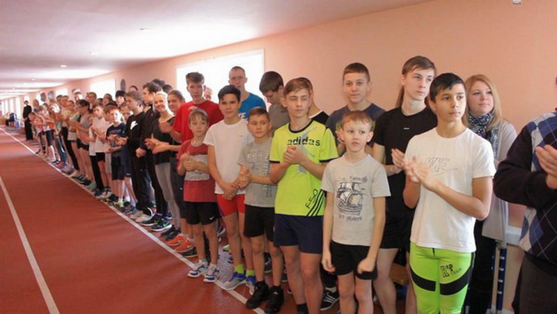 В Междуреченске после ремонта открылся легкоатлетический манеж в рамках подготовки к Дню шахтера