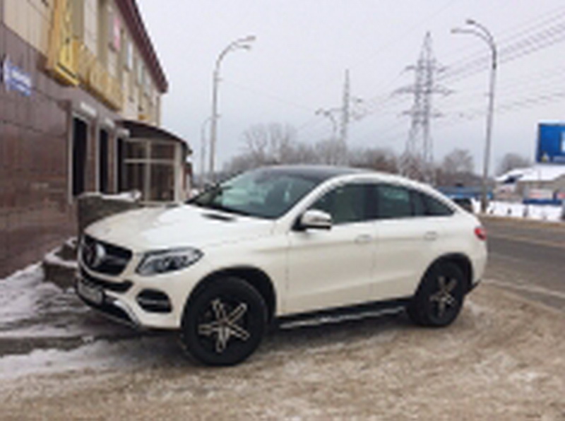 В Кемерово привлекли к ответственности водителя «Мерседеса» за парковку на тротуаре