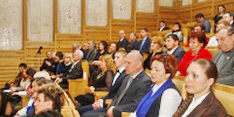 Встреча с общественниками, посвященная дню образования Кемеровской области, прошла в обладминистрации