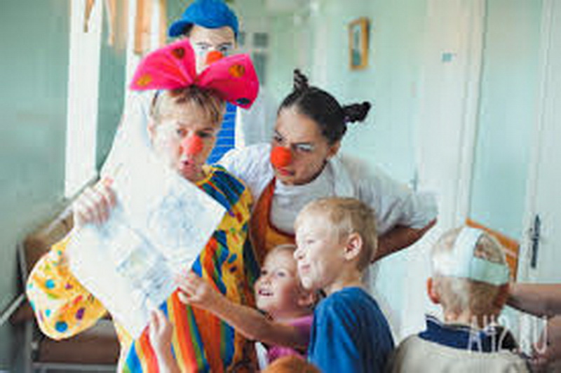 Кемеровские студенты подготовили спектакли для пациентов детской больницы 