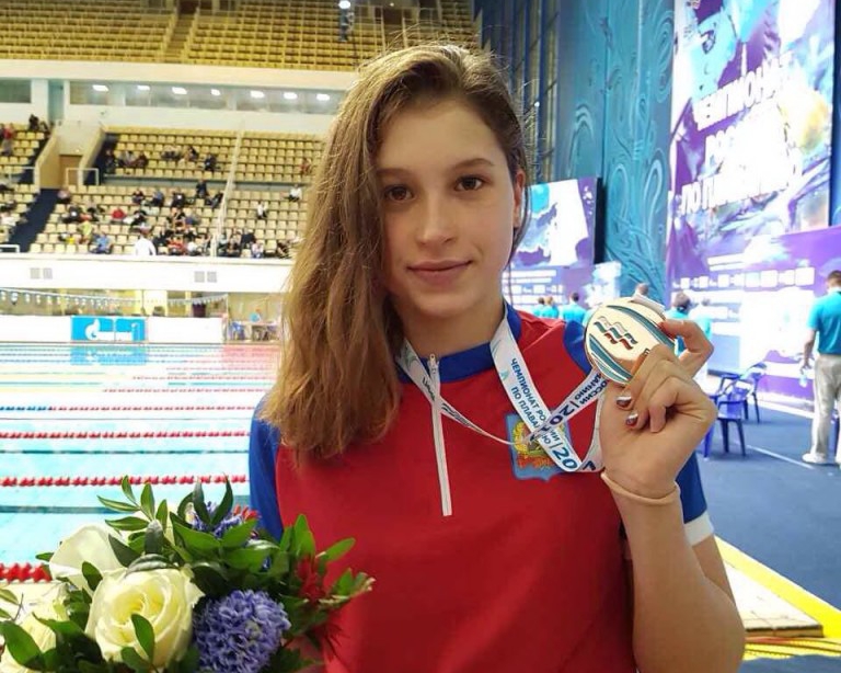 Кузбасская пловчиха Александра Сабитова стала призером чемпионата страны