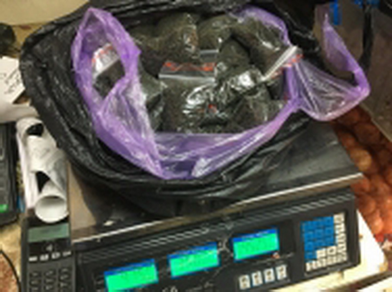 В Белово полицейские изъяли более 4 килограммов насвая