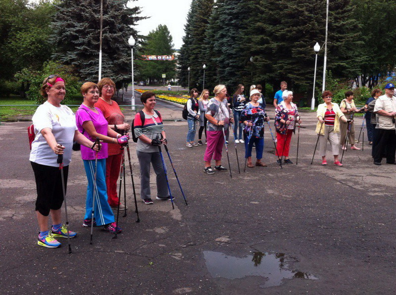 Фестиваль скандинавской ходьбы проходит в Новокузнецке