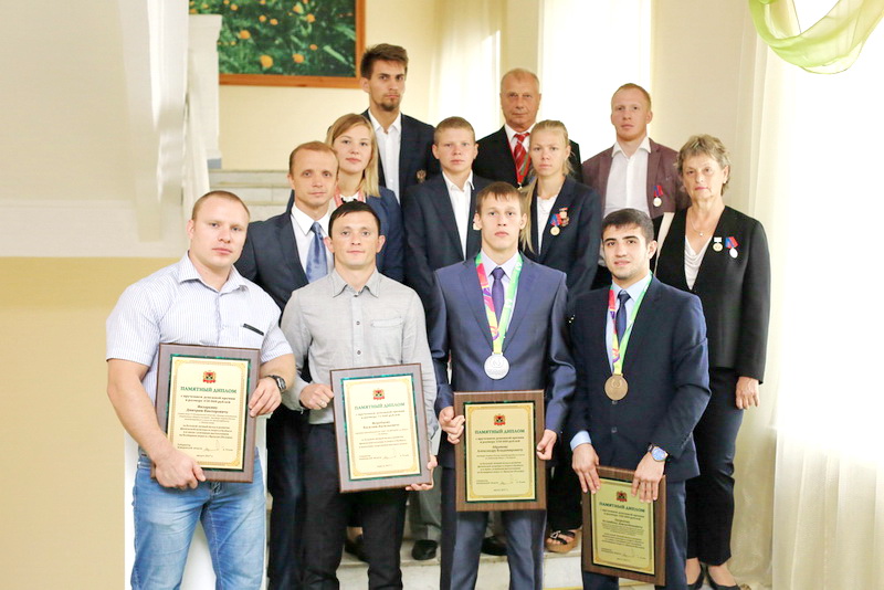 Кузбасские спортсмены отмечены областными премиями за высокие результаты на крупных международных соревнованиях