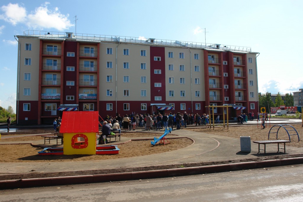 Переселенцы из аварийного жилья и дети-сироты стали новоселами в Гурьевском районе