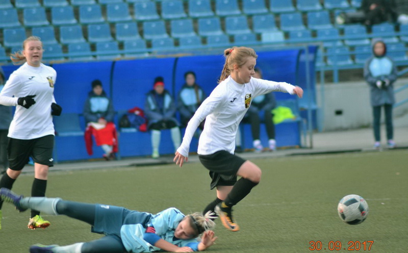 Футболистки кемеровского «Кузбасса» выиграли зональный этап первенства России