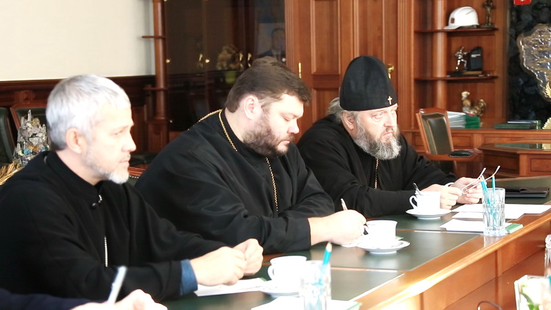 Аман Тулеев встретился с митрополитом Аристархом и представителями духовенства Кузбасса