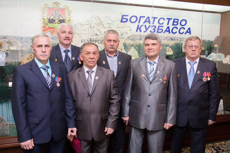 Высокие государственные награды вручены лучшим кузбасским металлургам