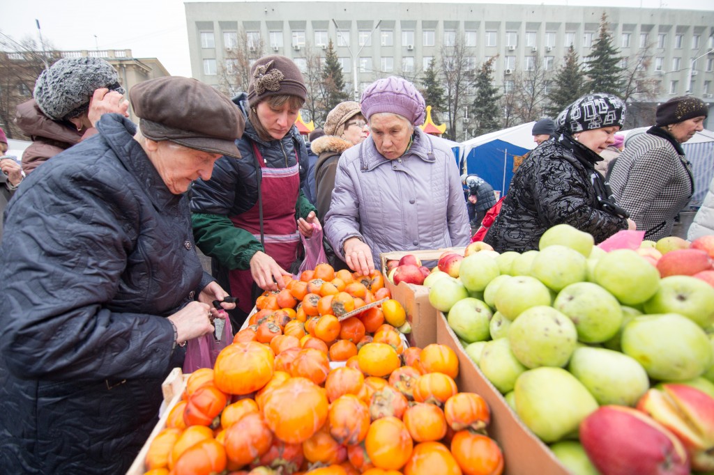 Кузбассовцы купили свежие продукты и сувениры к Дню народного единства на губернаторских ярмарках