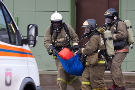 Кузбасские пожарные спасли на пожаре мужчину