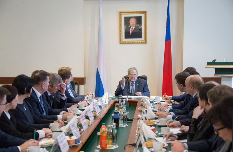 Аман Тулеев встретился с руководителями вузов и учреждений среднего специального образования Кузбасса