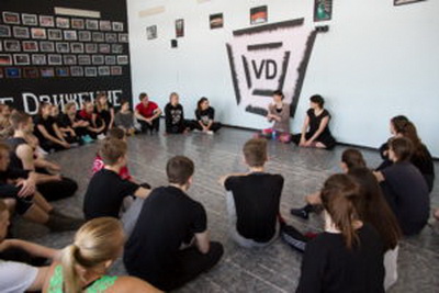 Педагоги из Венгрии проводят занятия и мастер-классы по современной хореографии 