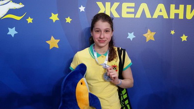 Новокузнецкая пловчиха установила юношеский рекорд страны