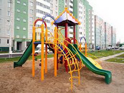 Областная Госжилинспекция обследовала 1979 детских игровых и спортивных площадок во дворах