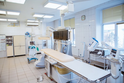 Новокузнецкие хирурги первыми на юге Кузбасса освоили новый высокотехнологичный метод лечения