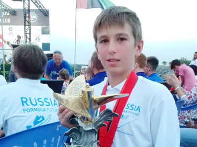 Юные спортсмены из Белово стали призерами Первенства мира по водно-моторному спорту