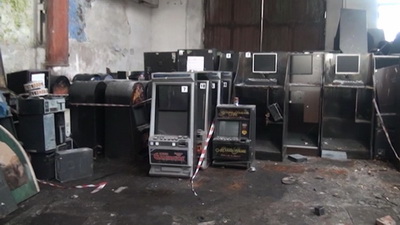 В Новокузнецке полицейские уничтожили крупную партию игрового оборудования