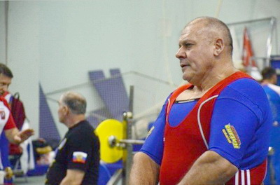 Ветераны спорта из Кузбасса показали высокие результаты на соревнованиях по пауэрлифтингу