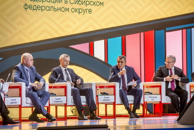 В рамках КЭФ-2019 Сергей Цивилев принял участие в пленарной сессии