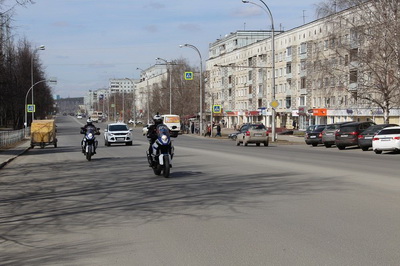 В Кузбассе за соблюдением ПДД следят мотопатрули Госавтоинспекции