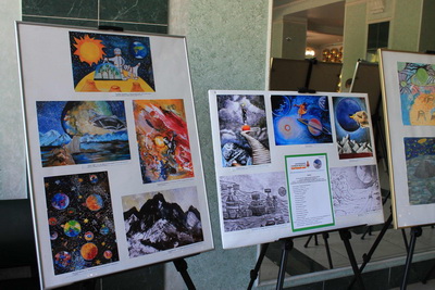 В Кемерово открылась выставка к 85-летию летчика-космонавта Алексея Леонова