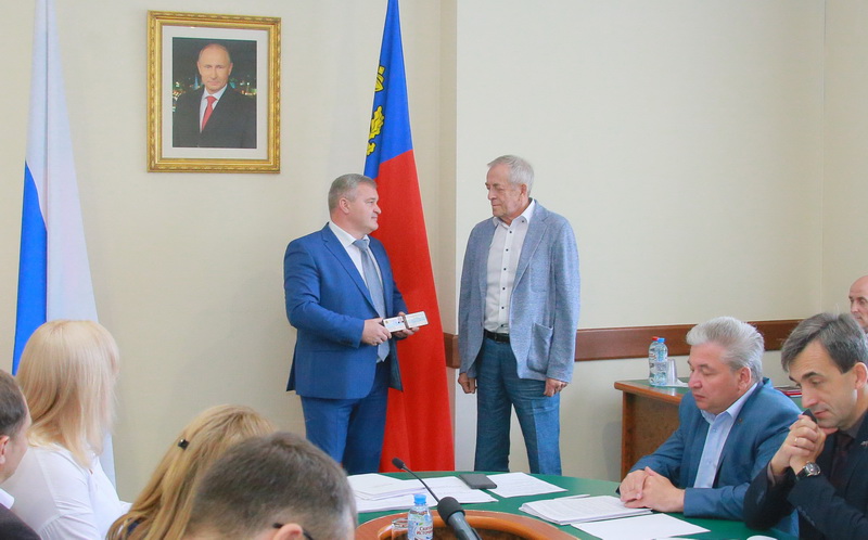 Леонид Барбараш назначен на должность внештатного советника губернатора по здравоохранению