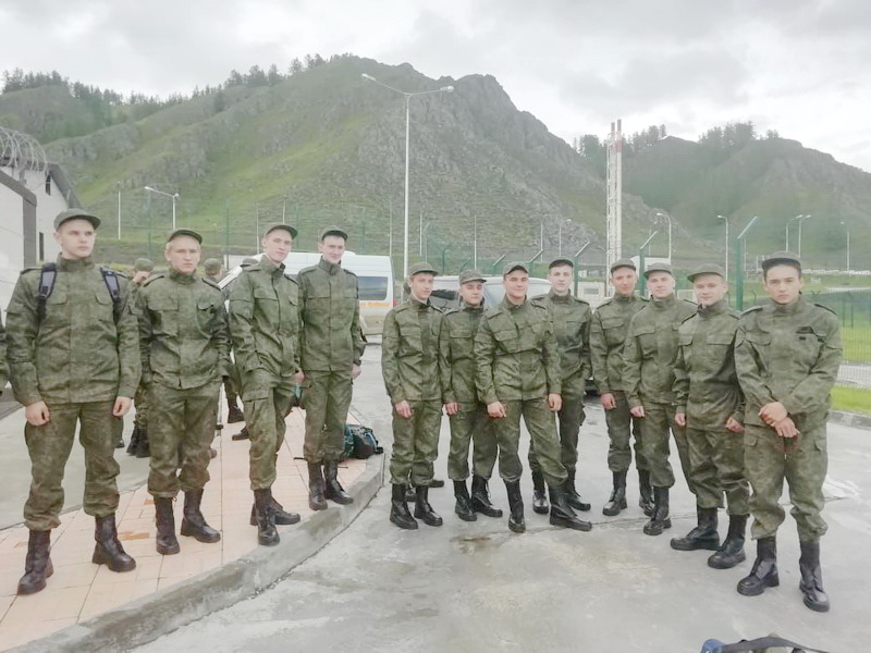 Двадцать таштагольских парней призваны на военные сборы на действующую погранзаставу в Республике Алтай