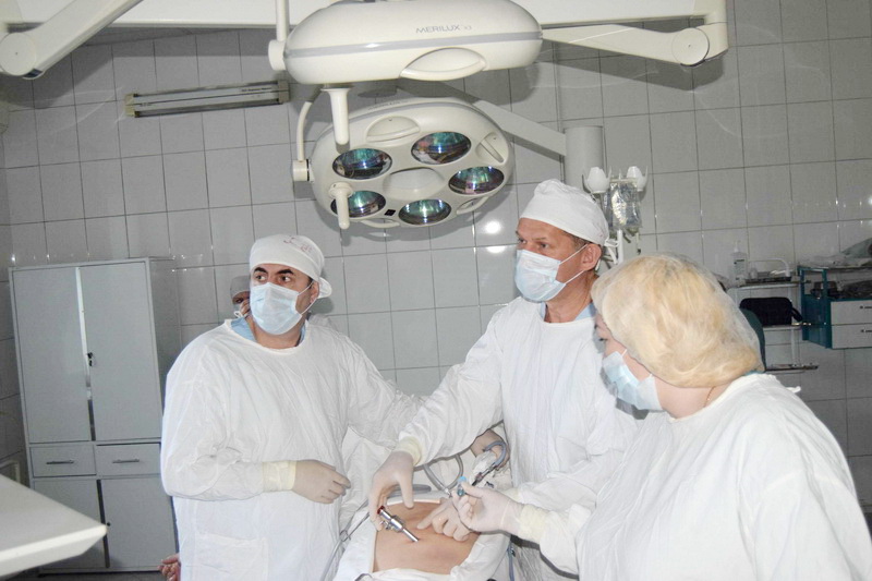 Хирурги Кемеровской городской больницы №2 осваивают новую методику лечения грыжи