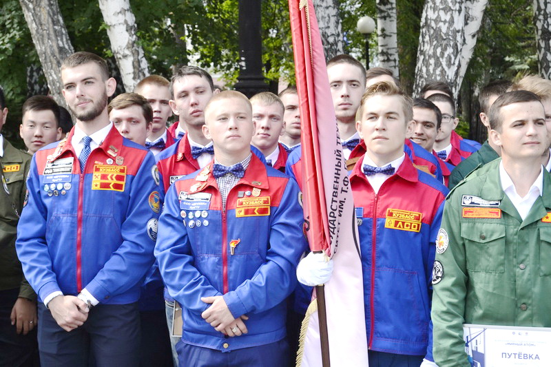 Студенты Политеха славят Кузбасс трудовыми подвигами