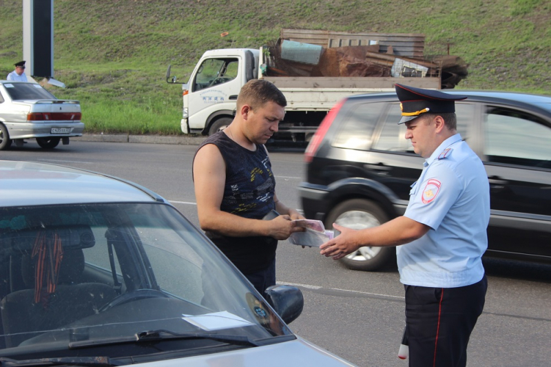 В Новокузнецке полицейские в ходе рейда пресекли более 200 нарушений ПДД