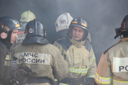 Кузбасские огнеборцы спасли людей на пожаре в Новокузнецке