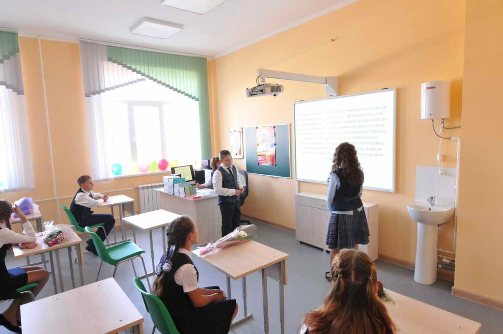 2 сентября к занятиям приступили 313,5 тысяч школьников Кузбасса в 648 образовательных организациях