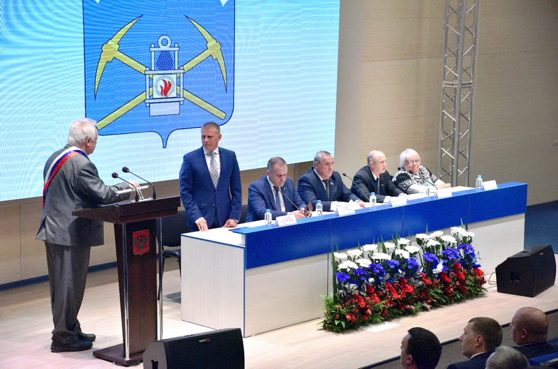 Алексей Курносов официально вступил в должность главы Беловского городского округа