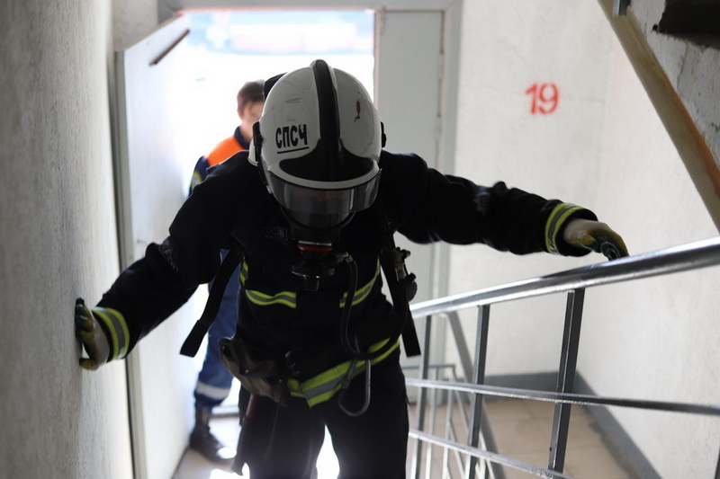 Впервые в Кузбассе состоялись уникальные соревнования среди пожарных и спасателей 