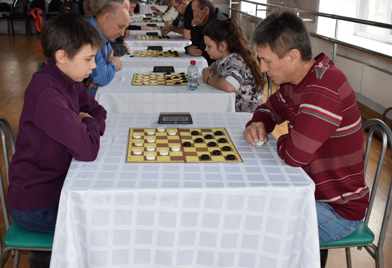 В Кузбассе прошел чемпионат области по шашкам
