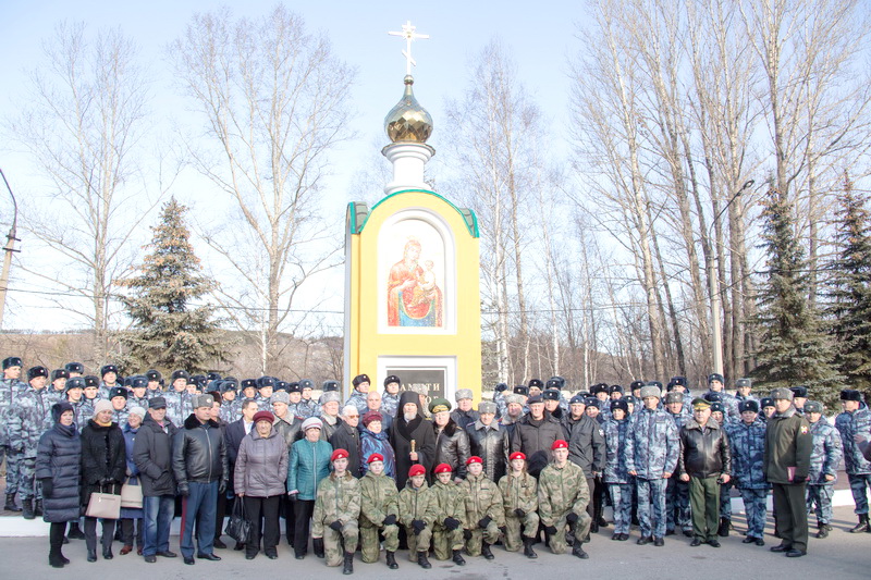 В Новокузнецке открыли мемориал погибшим сотрудникам ОМОН 