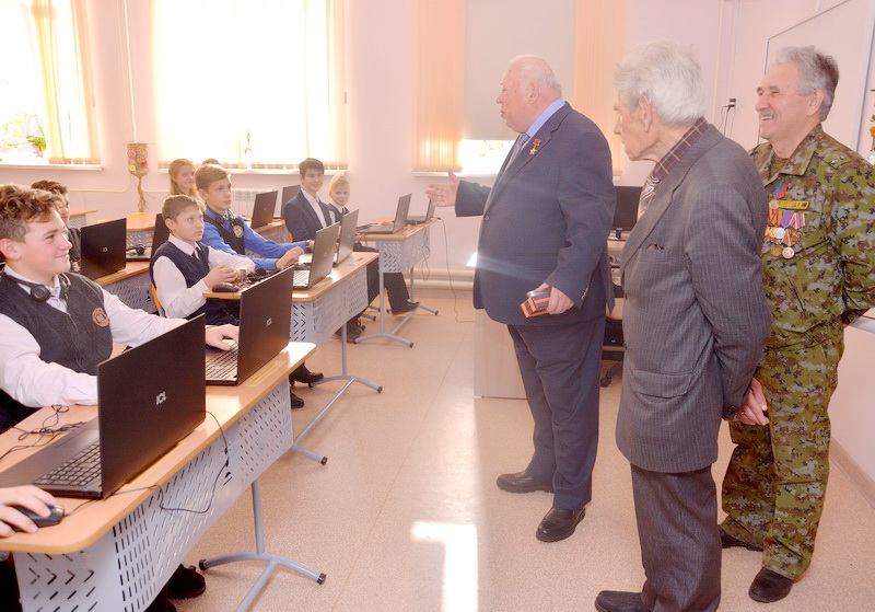 В Кемерово после капремонта открылась школа № 60