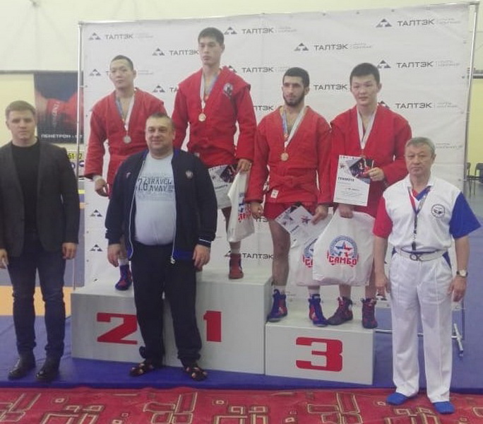 Семь кузбасских самбистов заняли призовые места на всероссийских соревнованиях