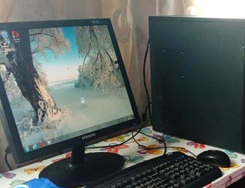 Многодетной кемеровской семье передан компьютер 