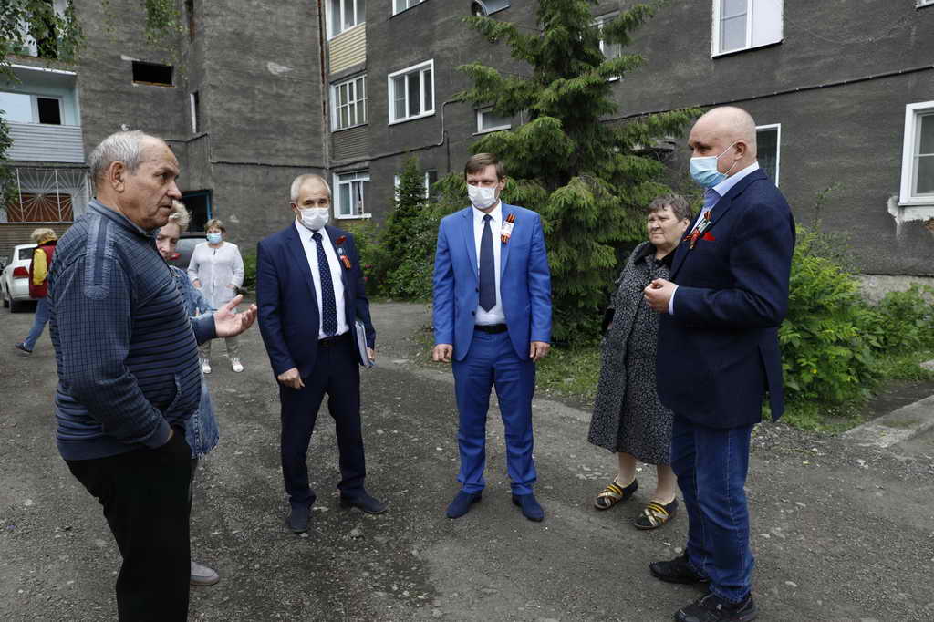 Переселение жильцов из аварийного дома в Ленинске-Кузнецком закончат на полтора года раньше по поручению Сергея Цивилева