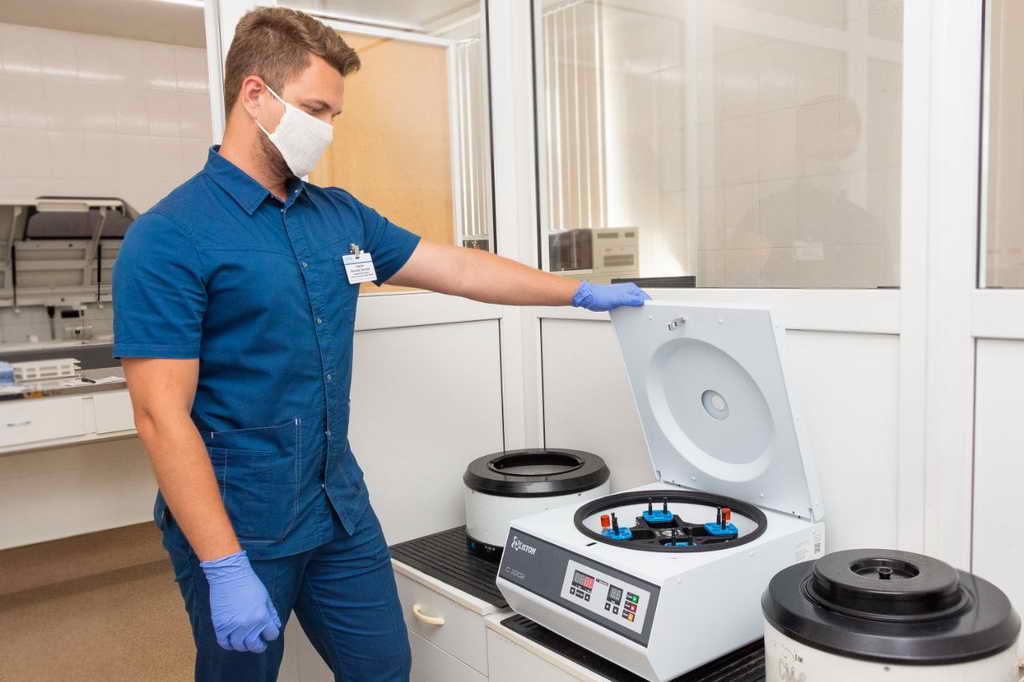 Лаборатория областного онкодиспансера получила новое диагностическое оборудование по нацпроекту «Здравоохранение»